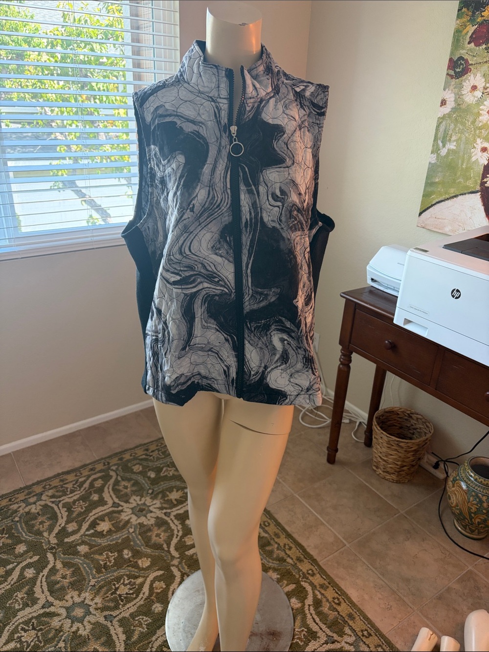 Alfred Dunner Black & White Marble-Print Zip Sleeveless Hoodie